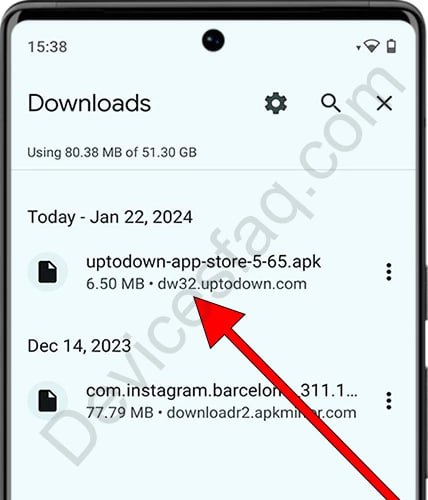 الخطوة 3: اضغط على ملف APK الذي تم تنزيله